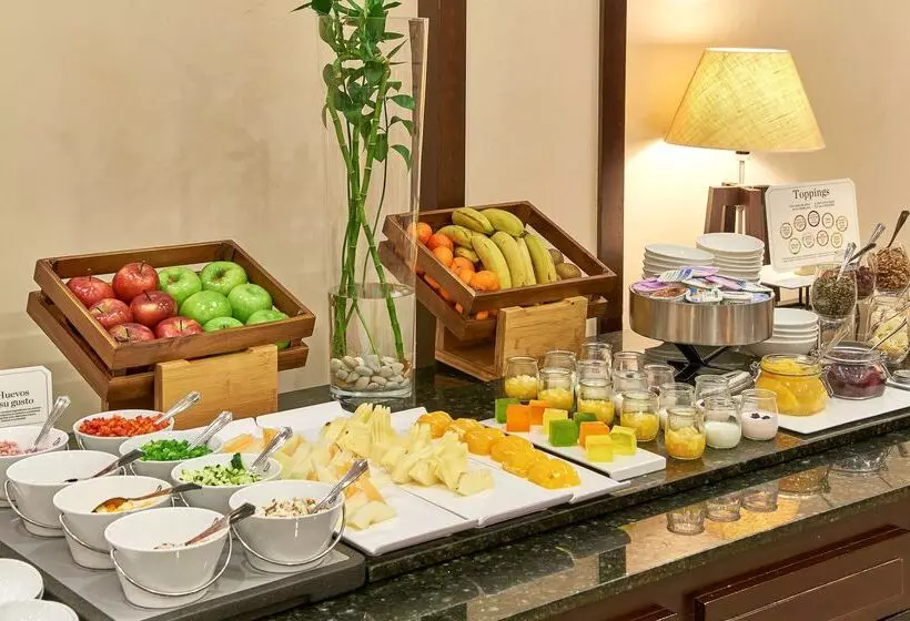 فندق NH Collection Palacio De Burgos