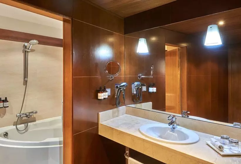 فندق NH Collection Palacio De Burgos