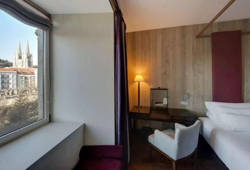 فندق NH Collection Palacio De Burgos