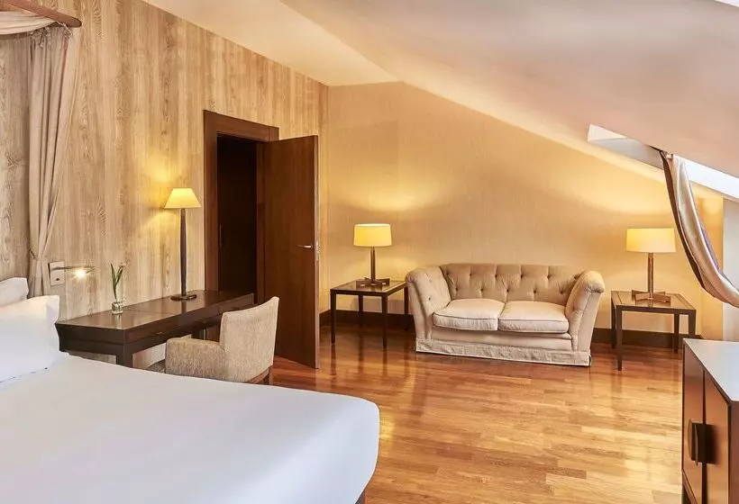 فندق NH Collection Palacio De Burgos