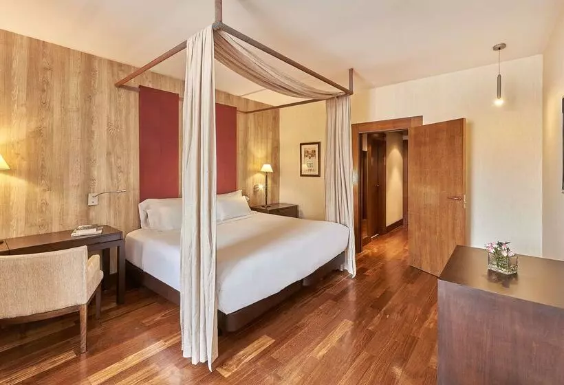 فندق NH Collection Palacio De Burgos