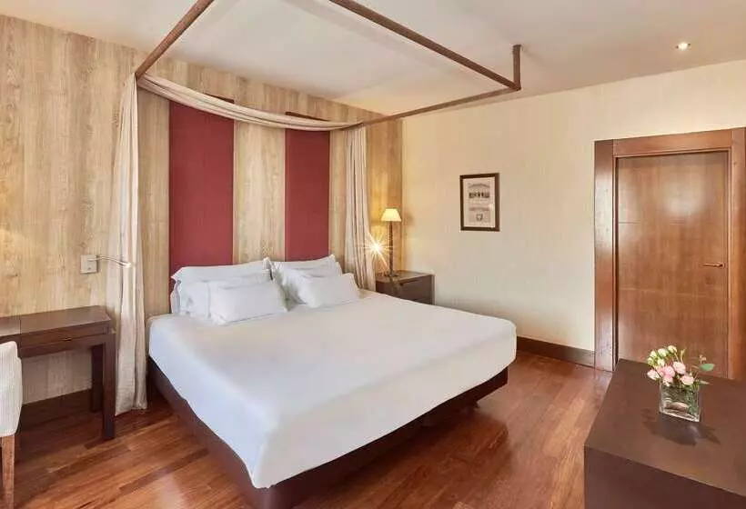 فندق NH Collection Palacio De Burgos