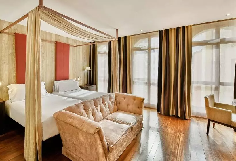 فندق NH Collection Palacio De Burgos