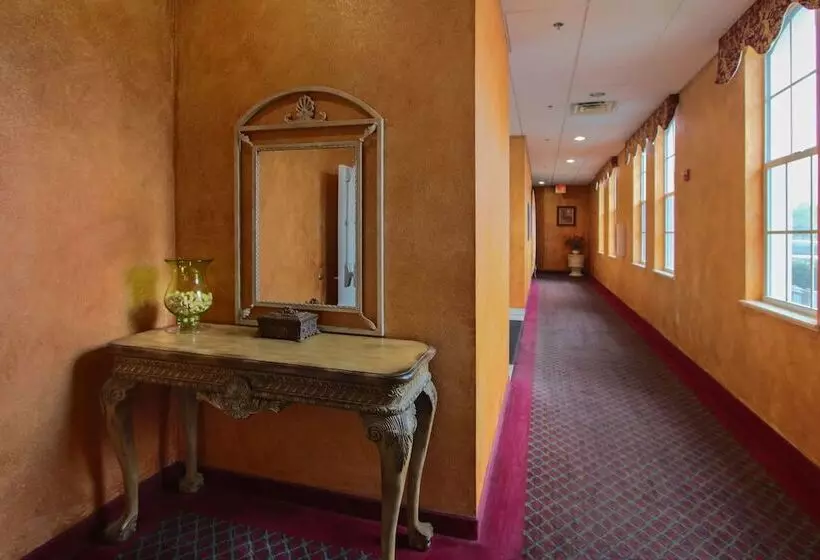 Отель Quality Inn Conference Center At Citrus Hills