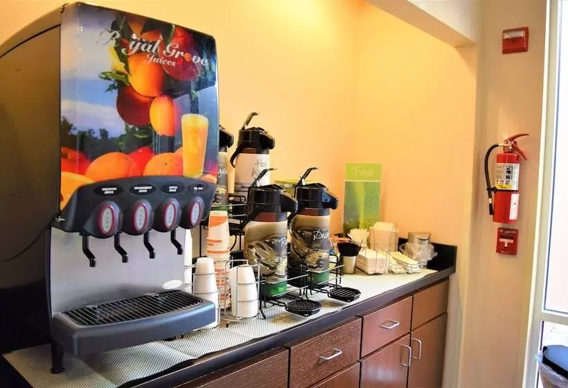 Отель Quality Inn Conference Center At Citrus Hills