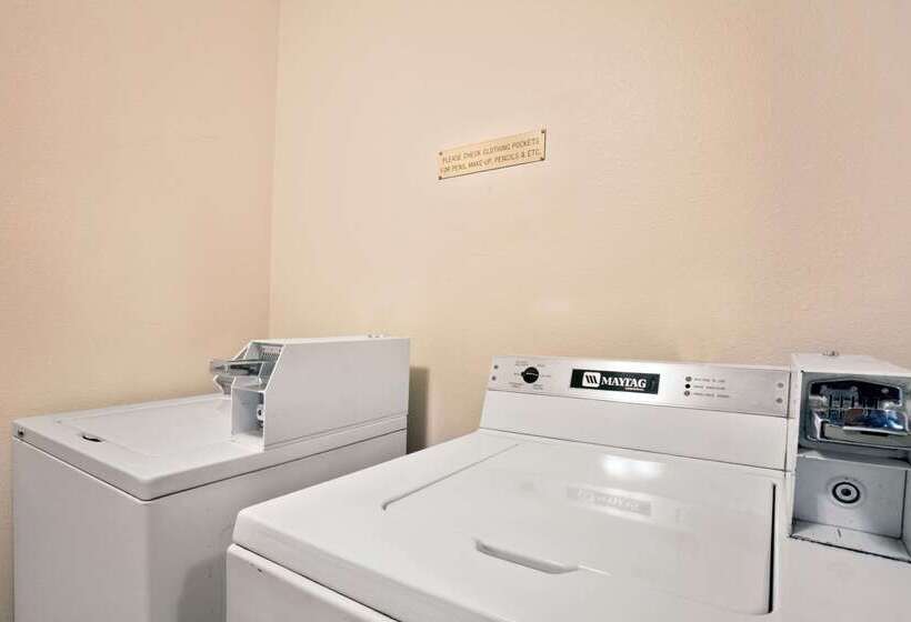 فندق Ramada By Wyndham Tukwila Southcenter