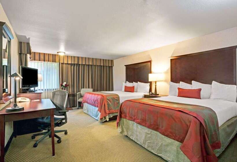 فندق Ramada By Wyndham Tukwila Southcenter