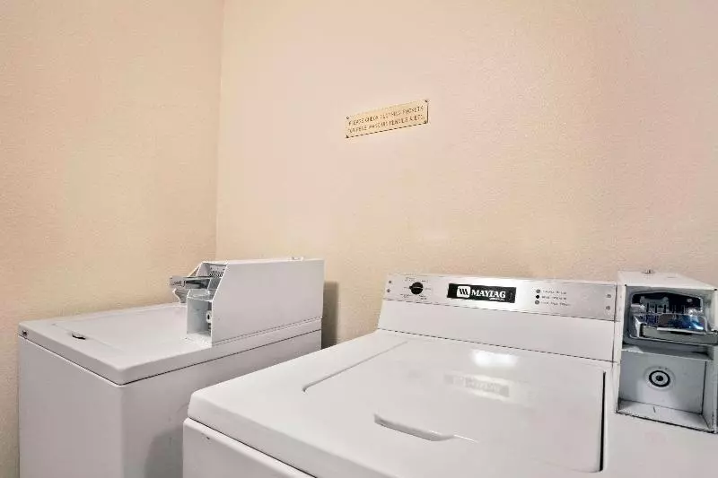 ホテル Ramada By Wyndham Tukwila Southcenter