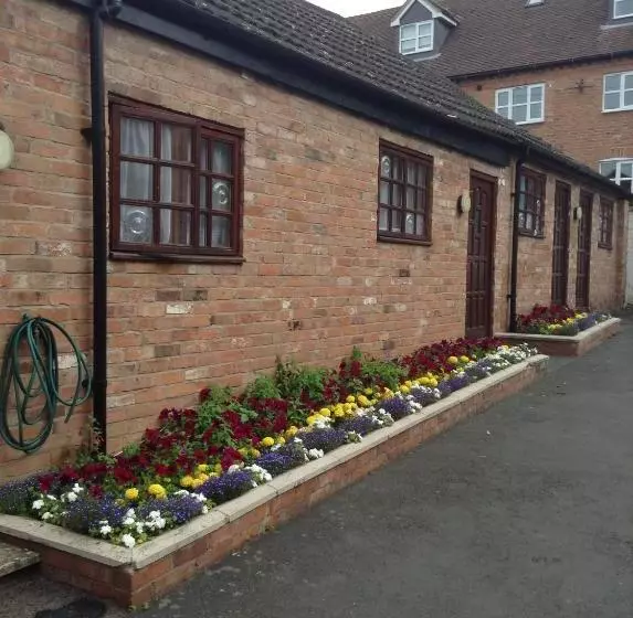 Отель The Black Horse Inn