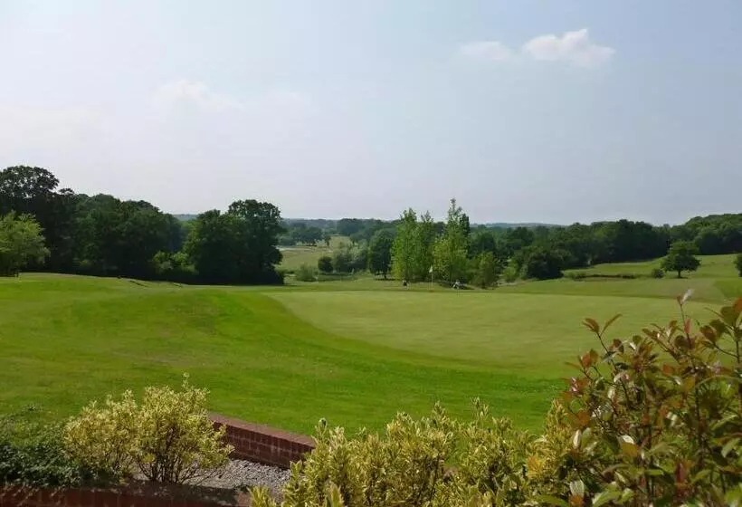London Beach Country Hotel & Golf Club