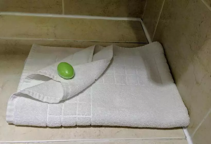 London Beach Country Hotel & Golf Club