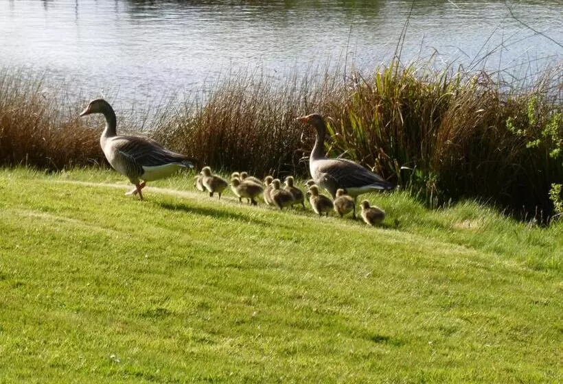 London Beach Country Hotel & Golf Club
