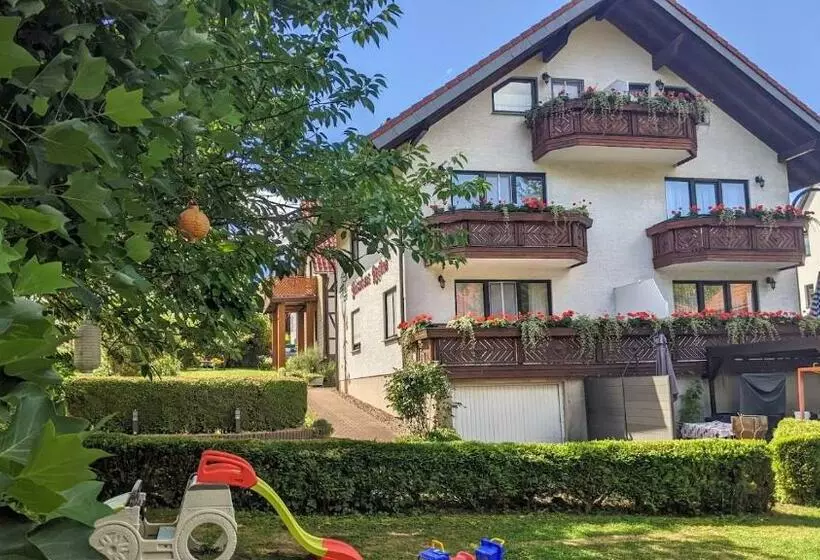 Majatalo Gästehaus Regina