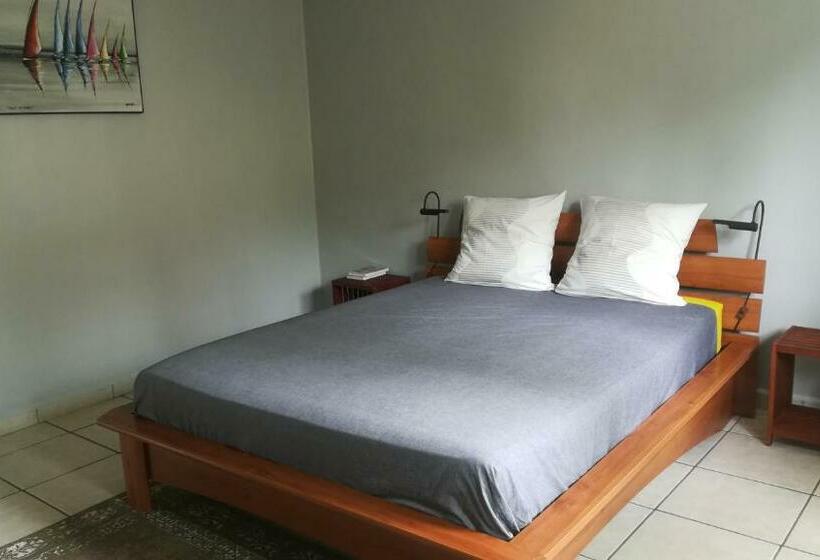 ペンション La Villa Pitaya