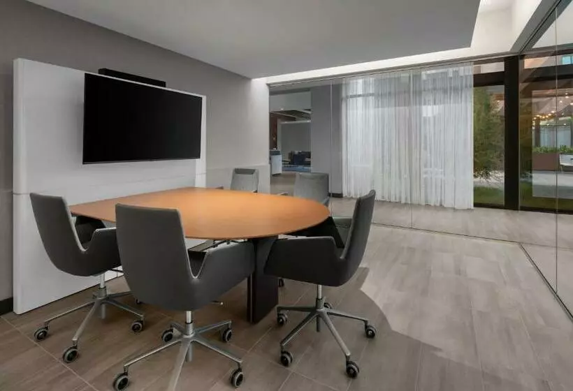 Ac Hotel By Marriott Santa Rosa Sonoma Wine Country