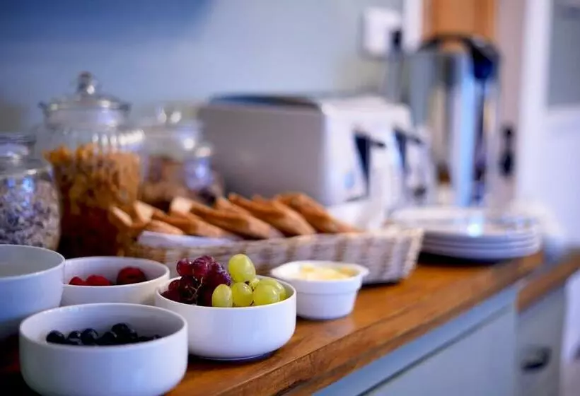 تختخواب و صبحانه Borthwenbnb