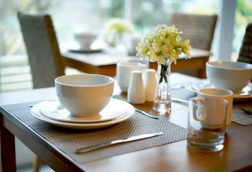 تختخواب و صبحانه Borthwenbnb