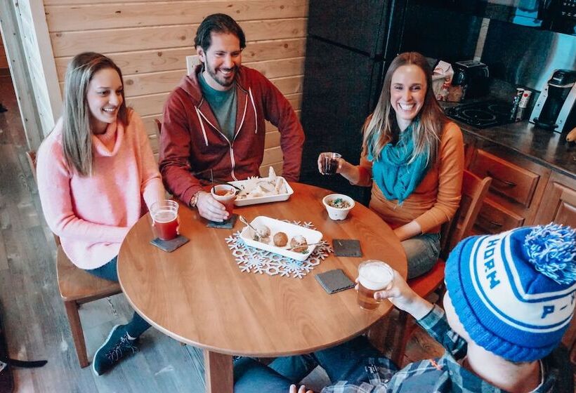 فندق فئة نجمة واحدة Powderhorn Lodging