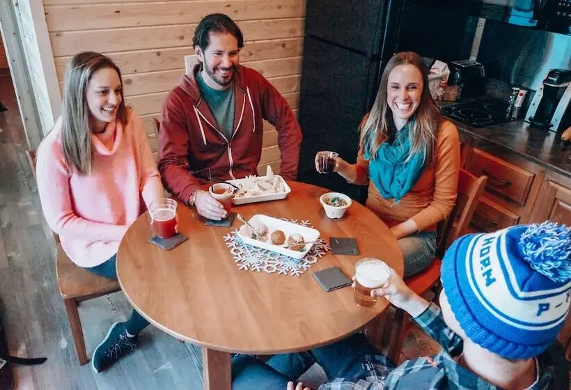 Hostelli Powderhorn Lodging