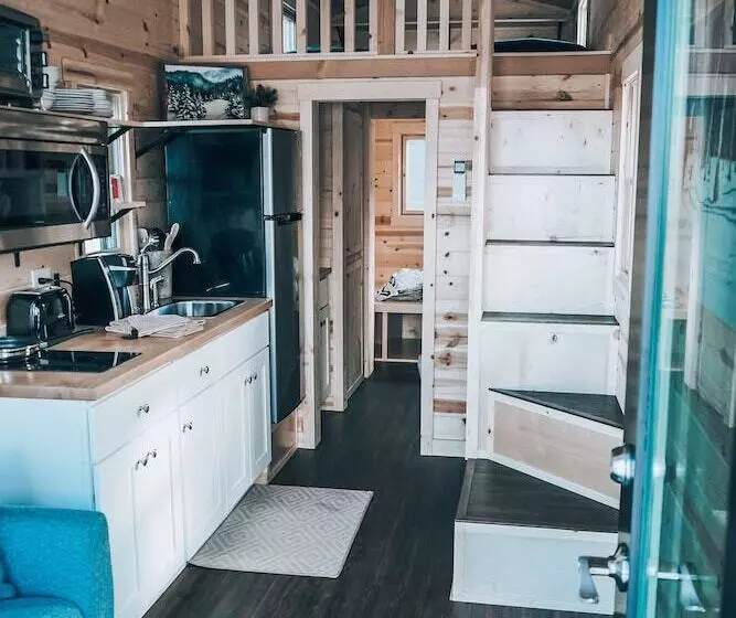 Hostelli Powderhorn Lodging