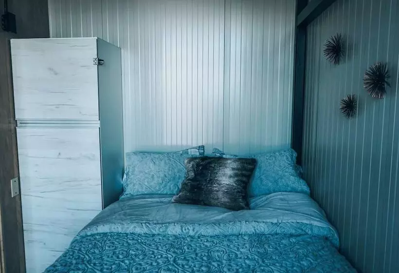 Hostelli Powderhorn Lodging