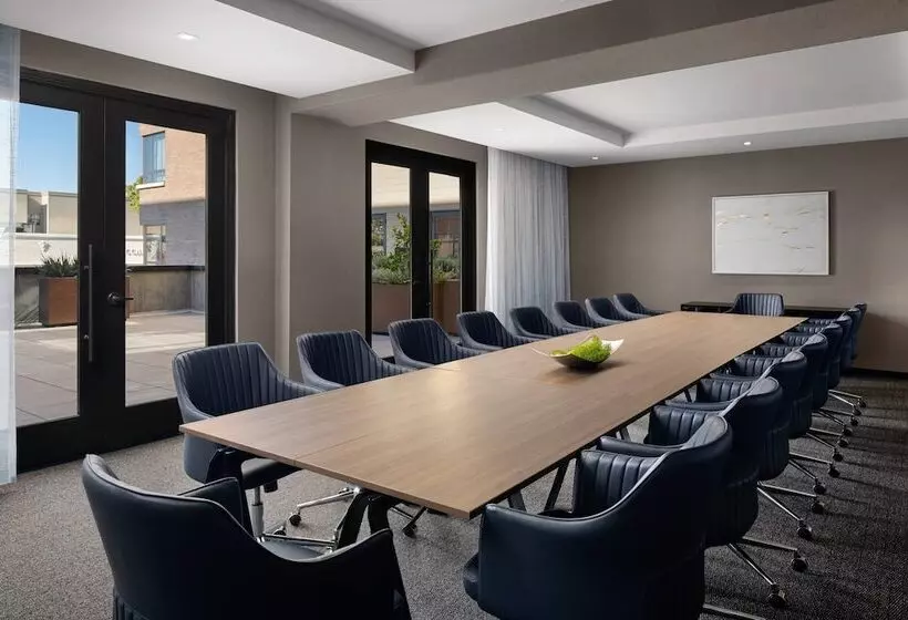 Ac Hotel By Marriott Santa Rosa Sonoma Wine Country