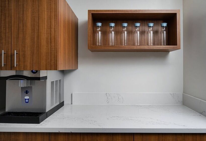 Ac Hotel By Marriott Santa Rosa Sonoma Wine Country