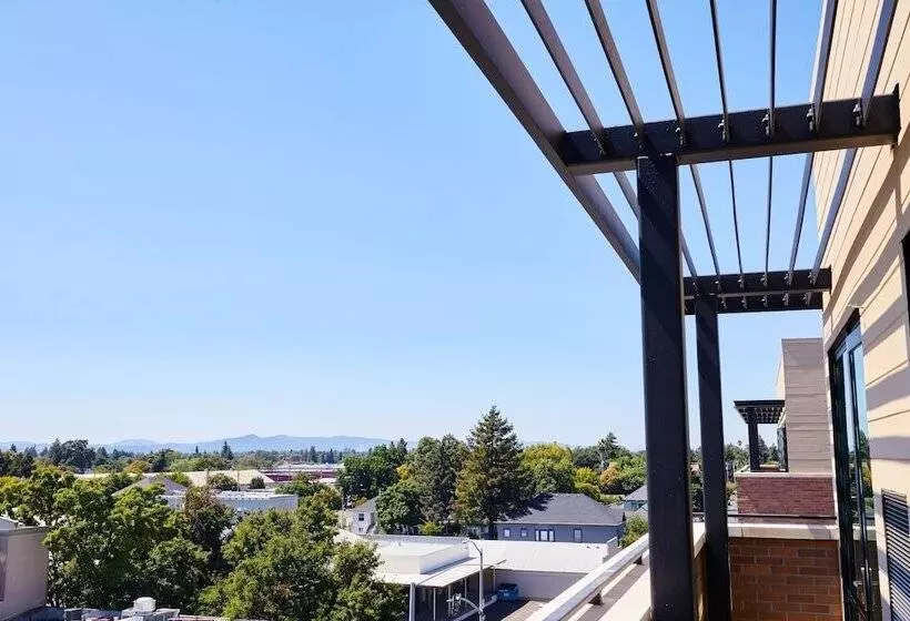 Ac Hotel By Marriott Santa Rosa Sonoma Wine Country