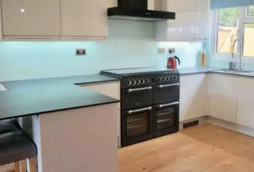 ペンション Quiet House Beside Stansted Airport