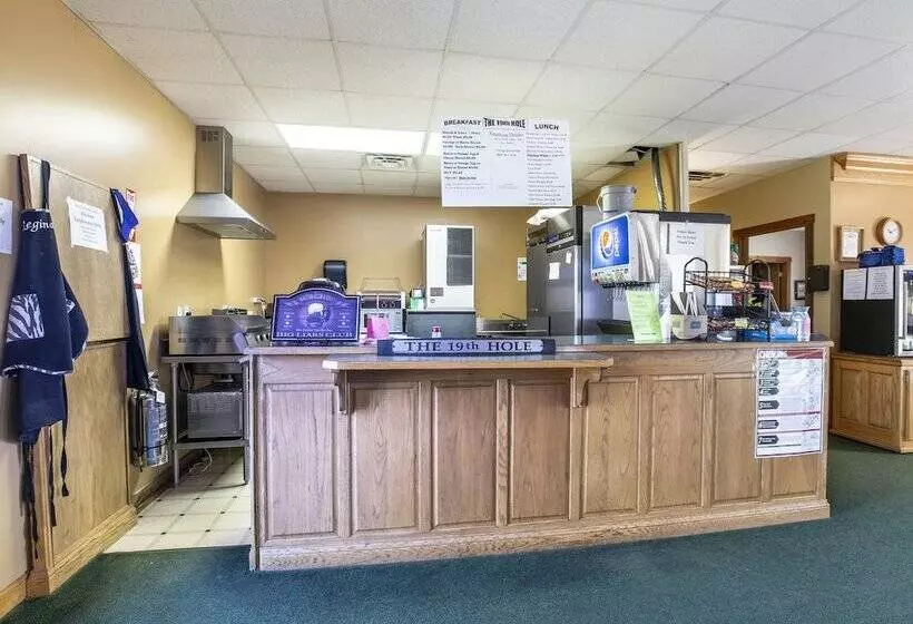 Hotelli Falls Of Rough Resort