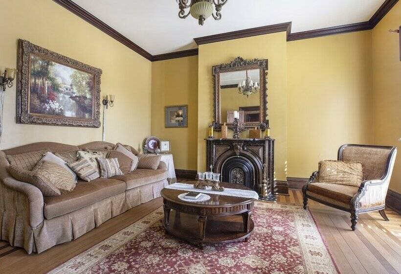 فندق Falls Of Rough Resort