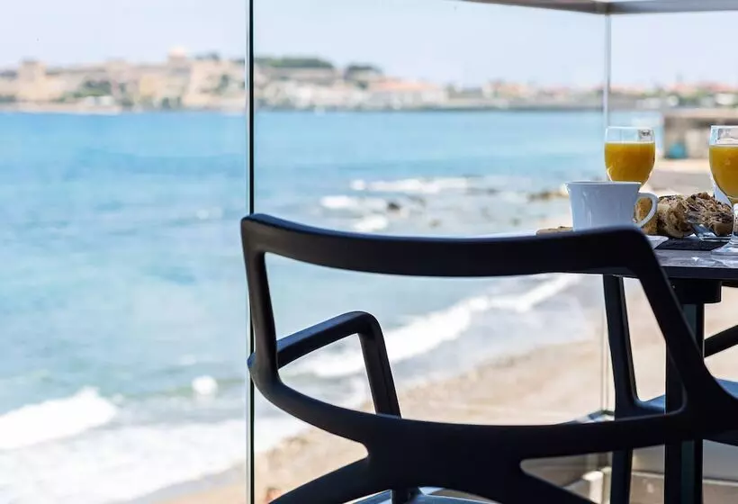 North Coast Seaside Suites