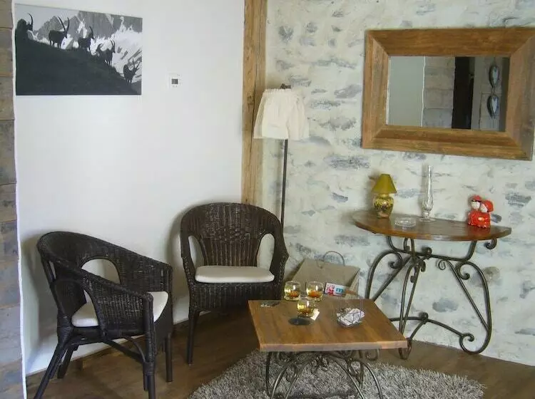 Majatalo Chambres D Hôtes   A La Bouge Hôtes