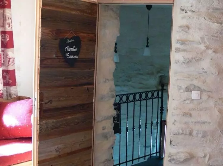 Majatalo Chambres D Hôtes   A La Bouge Hôtes