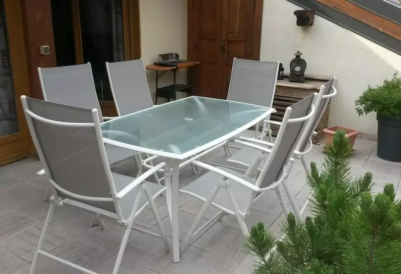 Majatalo Chambres D Hôtes   A La Bouge Hôtes