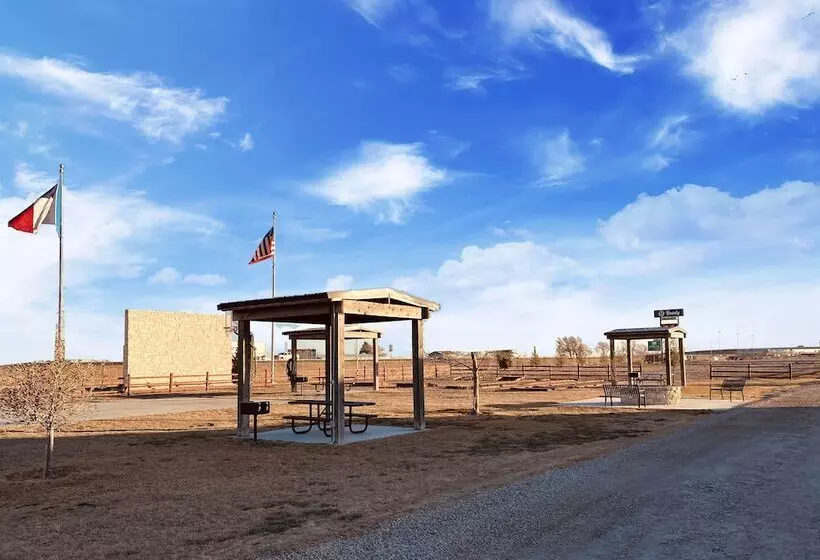 Hotelli Target Hospitality Odessa West Lodge