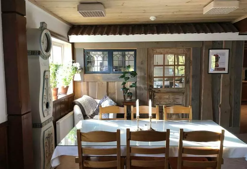 Rättviksgårdens Vandrarhem   Hostel