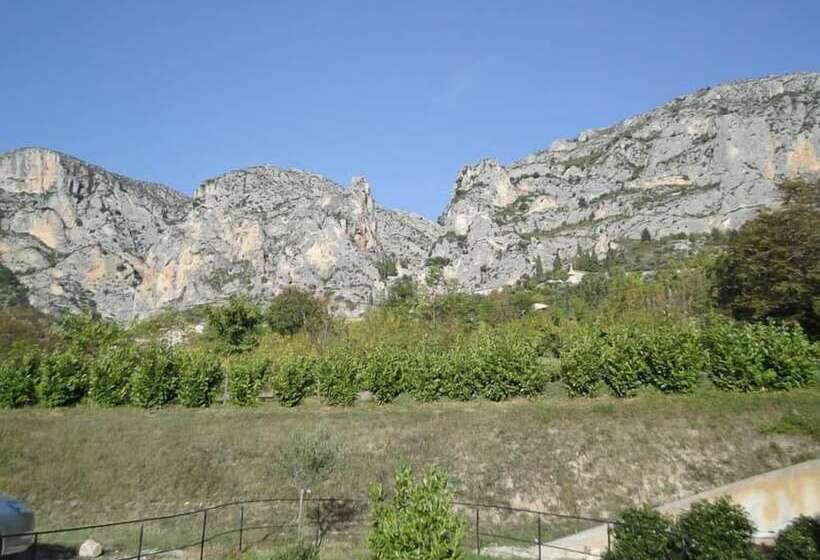 تختخواب و صبحانه Le Mas Du Loup