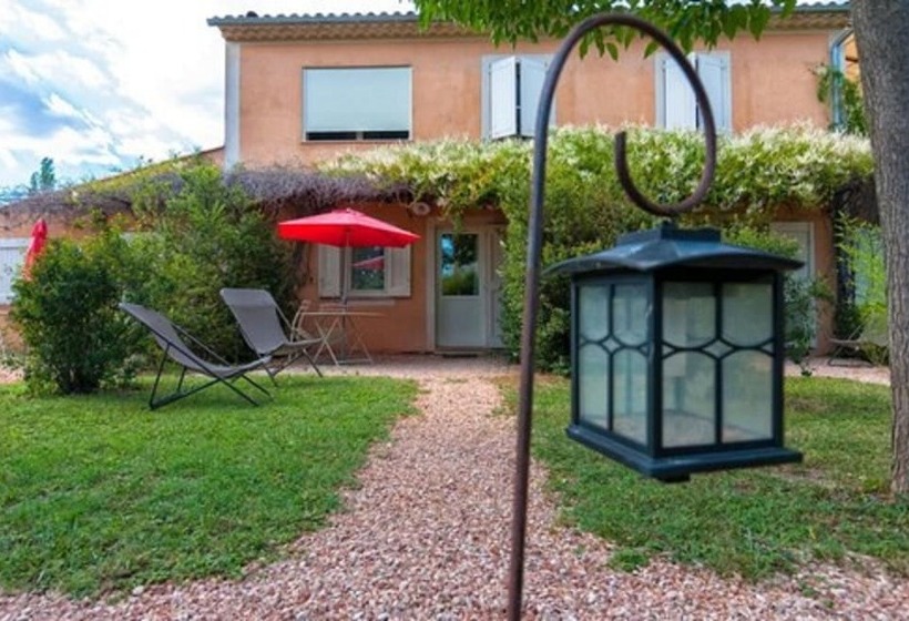 تختخواب و صبحانه Le Mas Du Loup