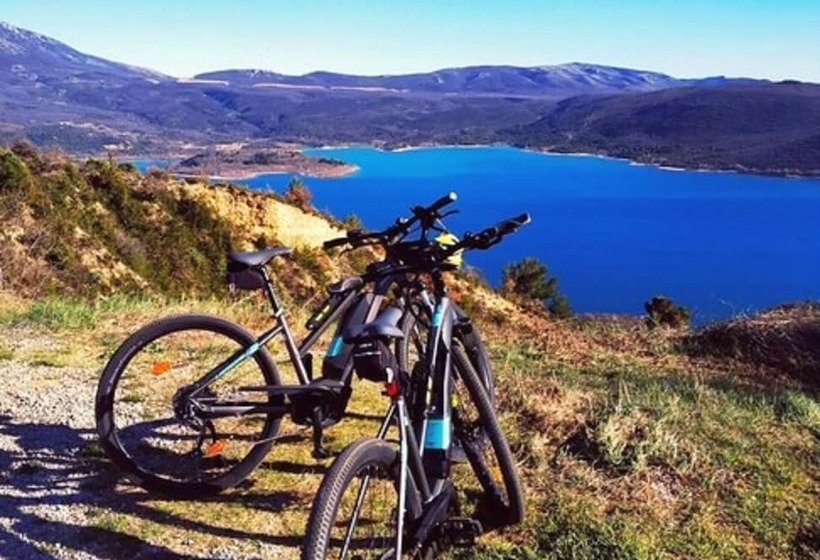 تختخواب و صبحانه Le Mas Du Loup