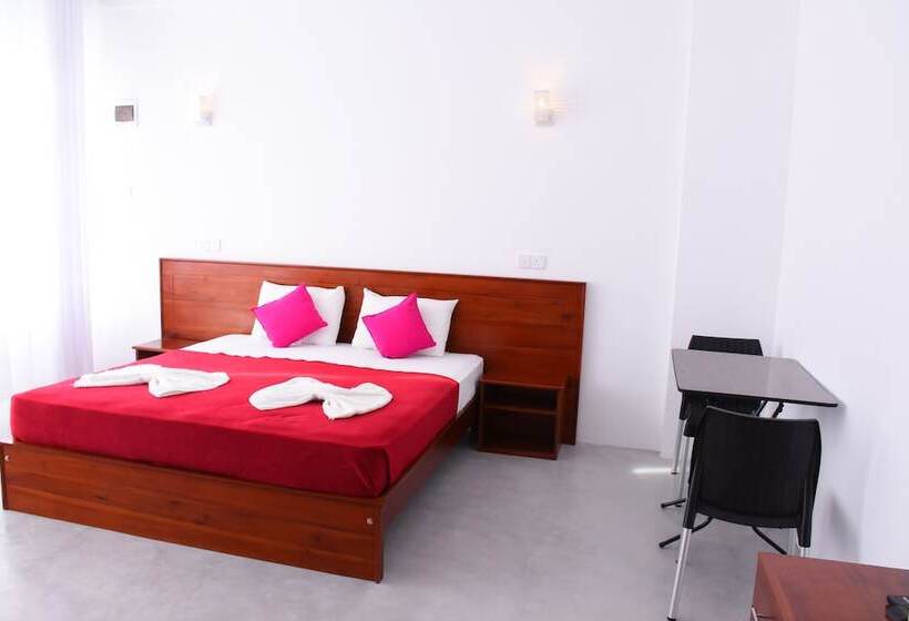 هتل Castlereagh Summer House