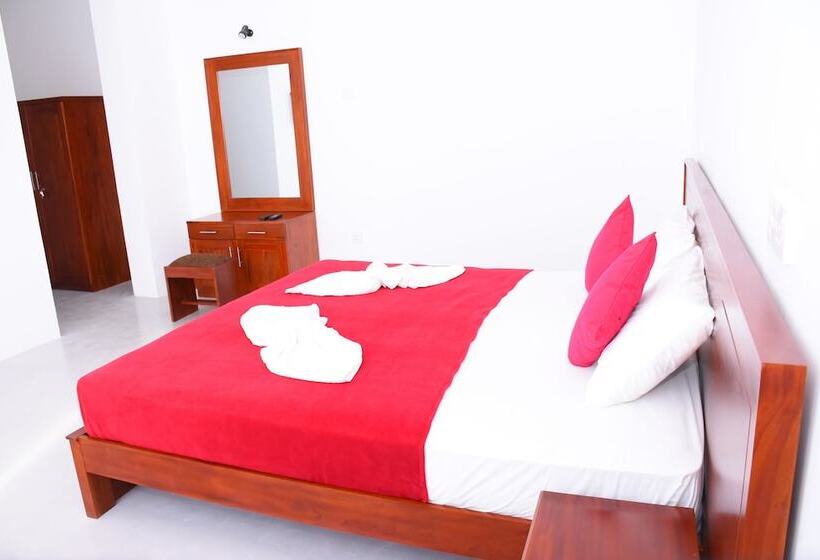 هتل Castlereagh Summer House