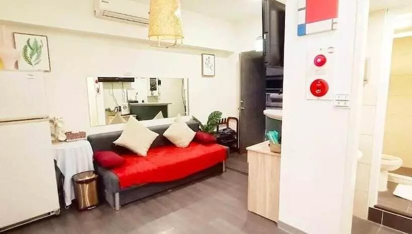 Hula Hotel   Hostel