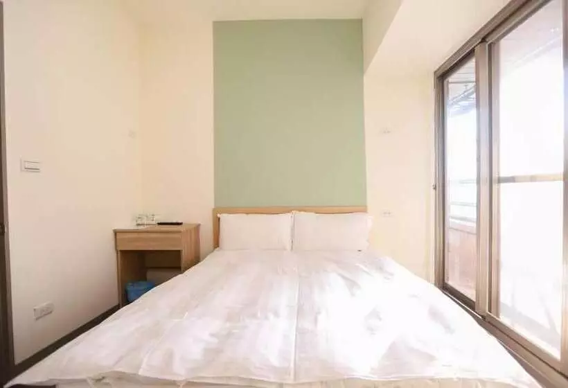 Hula Hotel   Hostel