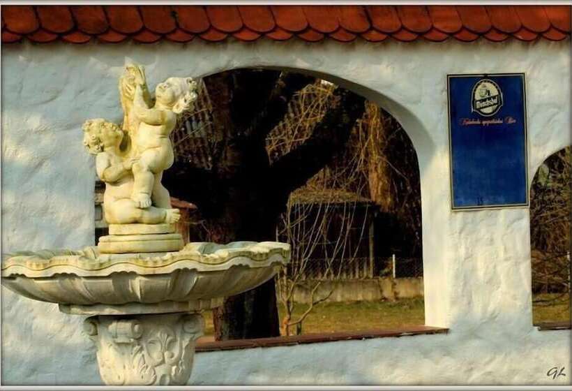 بنسيون Landgasthof Zur Schwärzenburg   Familie Zwicknagl