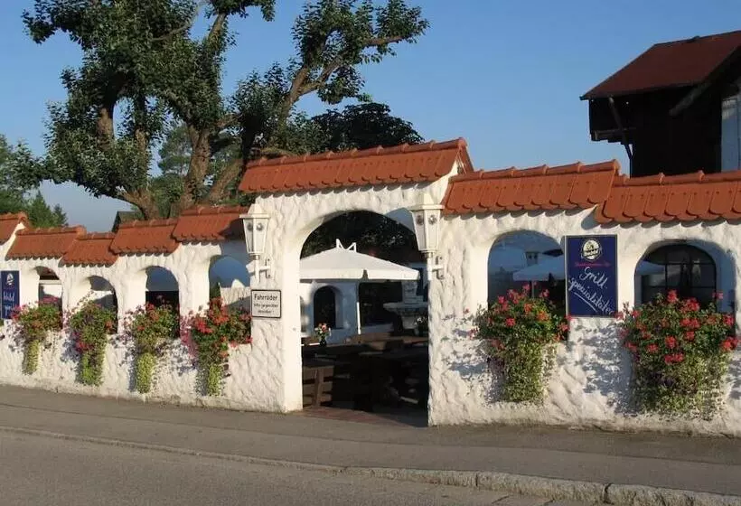 Majatalo Landgasthof Zur Schwärzenburg   Familie Zwicknagl