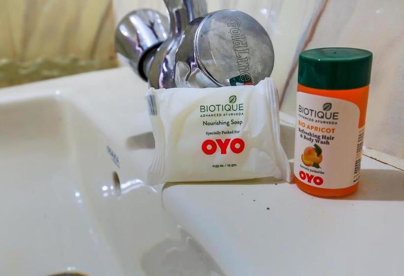 ホテル Oyo 72201 Gallops Resort