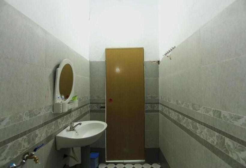 Spot On 1115 Romantic Motel