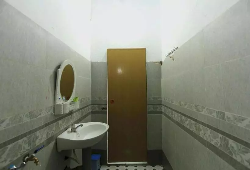 Spot On 1115 Romantic Motel