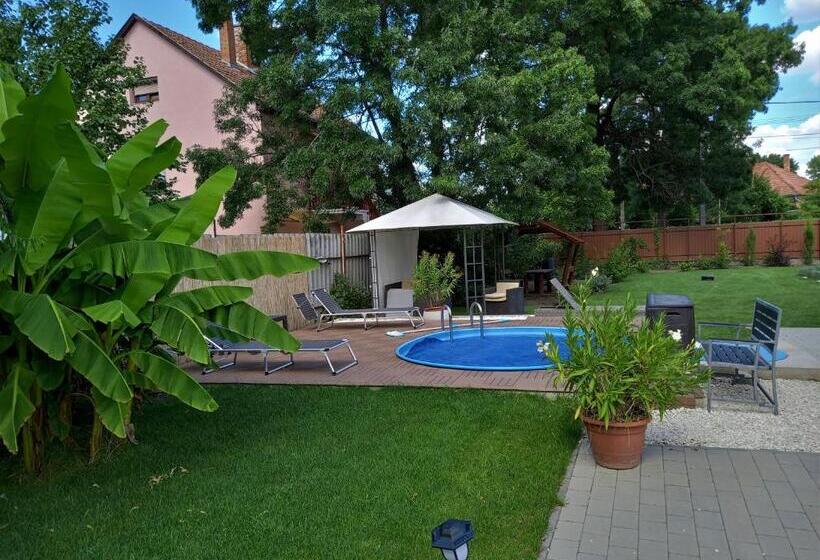 مبيت وإفطار Bokor Vendégház